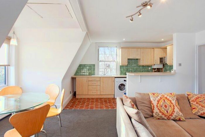 1 Bedroom Flat To Rent In - Chiswick High Road, London, W4