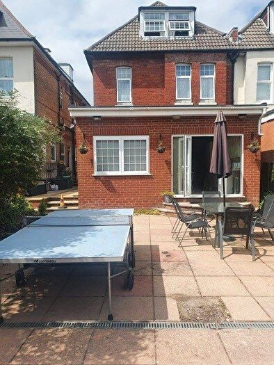 2 Bedroom Flat To Rent In Westby Road, Boscombe, Bournemouth, BH5