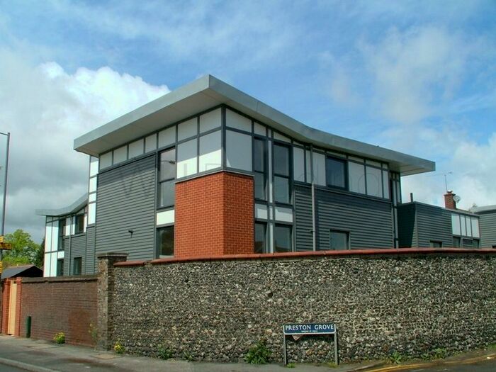 2 Bedroom Flat To Rent In Preston Grove, Faversham, ME13