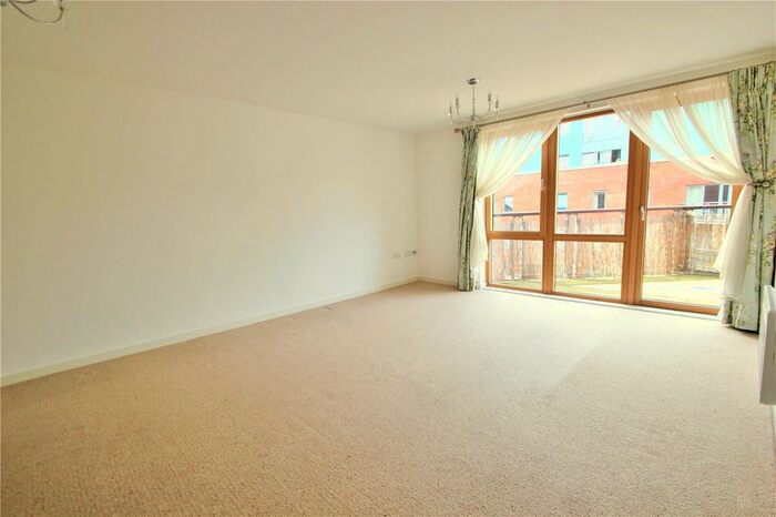 2 Bedroom Flat To Rent In Ratcliffe Court, Sweetman Place, Bristol, BS2