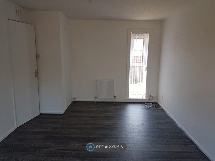 3 Bedroom Terraced House To Rent In Montrose Avenue, Port Glasgow, PA14