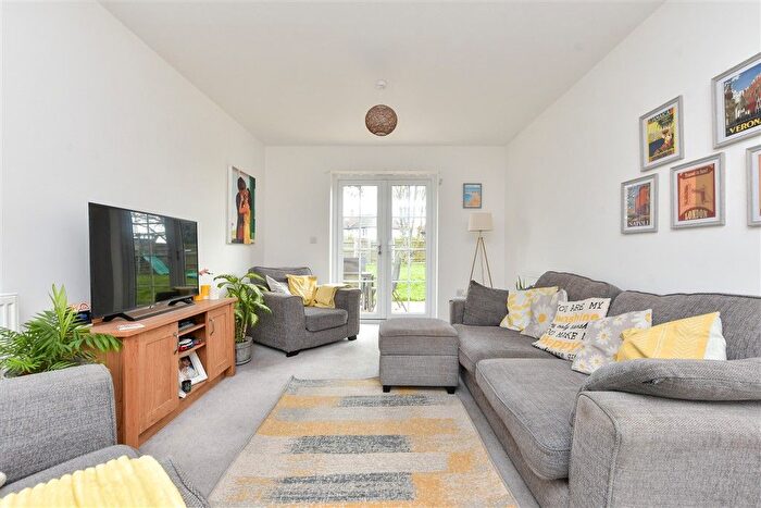 3 Bedroom Semi-detached House For Sale In Sunrise Close, Margate, Kent, CT9