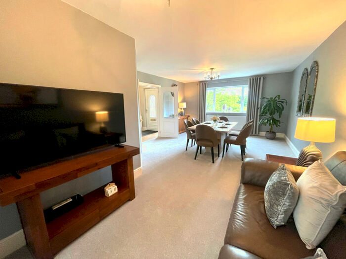 4 Bedroom Detached House For Sale In Cliff Road, Darfield, Barnsley, S73