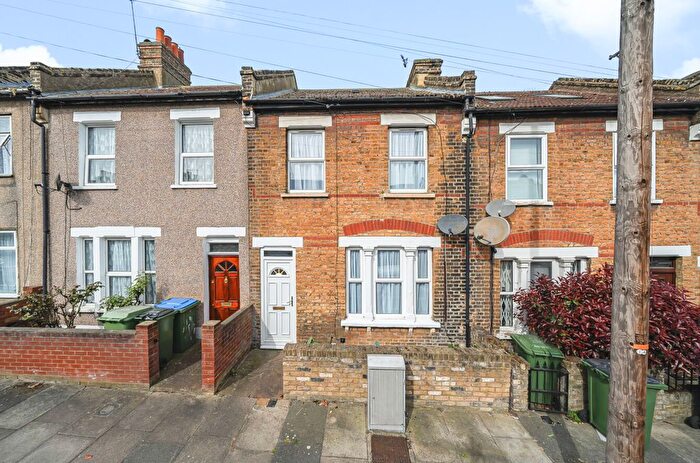 2 Bedroom Terraced House For Sale In Speranza Street, Plumstead, SE18