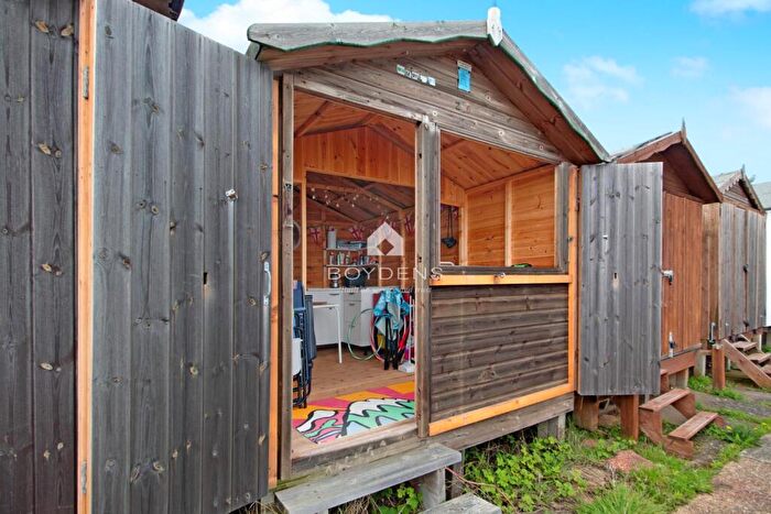 Chalet For Sale In Nd Row Low Wall Beach Hut, CO13