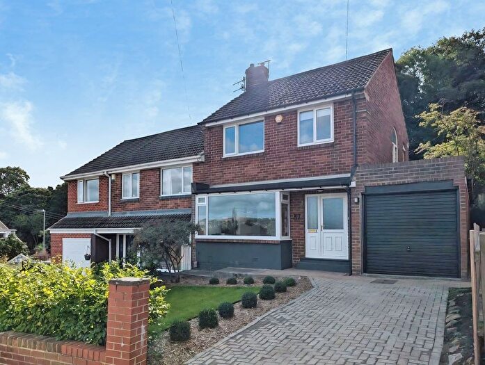 3 Bedroom Semi-Detached House For Sale In Stella Hall Drive, Blaydon, NE21