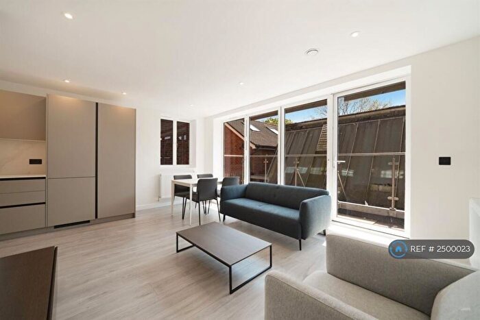 2 Bedroom Flat To Rent In Church Road, London, NW4