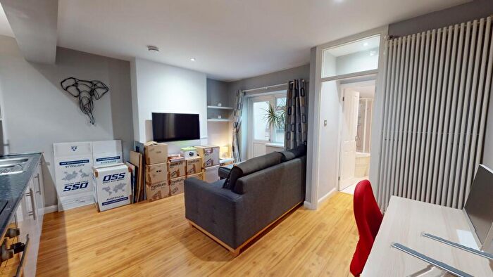 1 Bedroom Flat To Rent In Livingstone Road, Hove, BN3