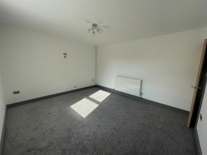 5 Bedroom Detached House To Rent In Betws Road, Betws, Ammanford, SA18