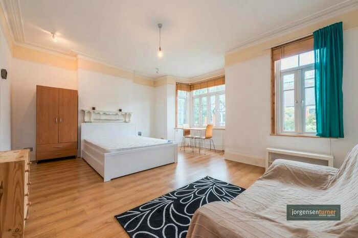 Studio To Rent In Third Avenue, London, W3