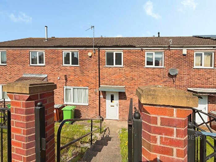 3 Bedroom Terraced House To Rent In Flaxton Way, Nottingham, Nottinghamshire, NG5