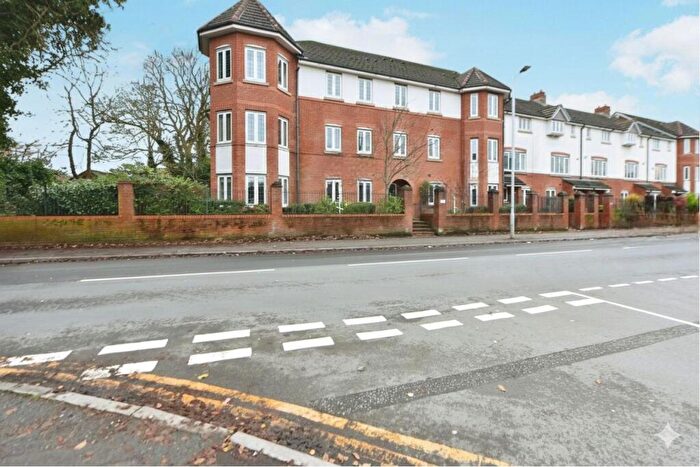 2 Bedroom Flat For Sale In Nell Lane, Manchester, Greater Manchester, M21