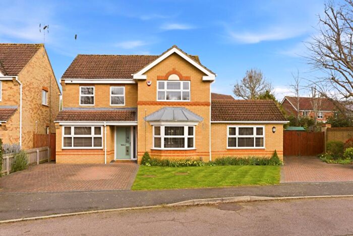 4 Bedroom Detached House For Sale In Honeycroft Drive, St. Albans, Hertfordshire, AL4