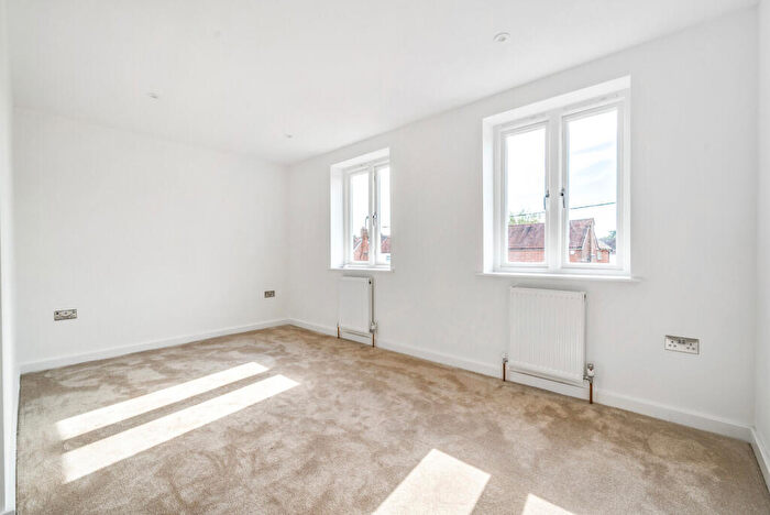 3 Bedroom Semi-Detached House For Sale In Windmill Road, Mortimer Common, Reading, Berkshire, RG7