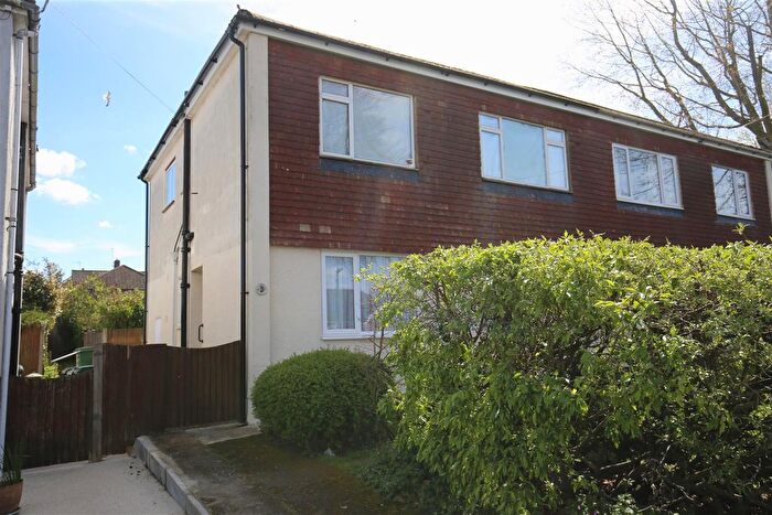 2 Bedroom Maisonette For Sale In Stockett Lane, Coxheath, ME17