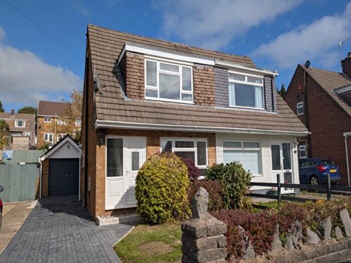 3 Bedroom Semi-detached House To Rent In Ash Grove, Killay, SA2