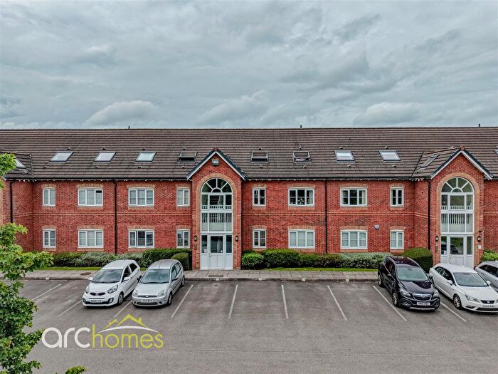 2 Bedroom Flat For Sale In Gadfield Court, Atherton, Manchester, M46