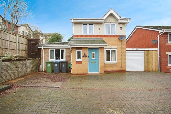 3 Bedroom Detached House For Sale In Viaduct Close, Rugby, CV21