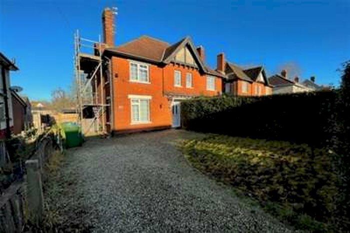 2 Bedroom House To Rent In Blackthorn Road, Merryoak, SO19