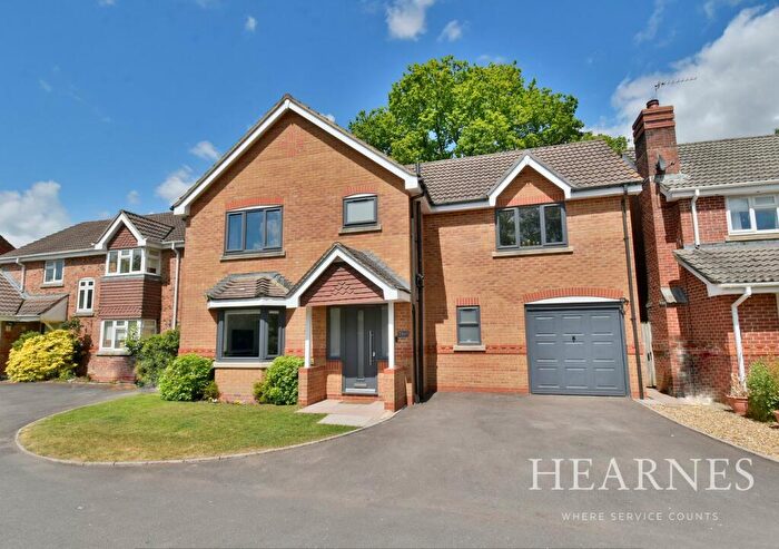 4 Bedroom Detached House For Sale In Dymewood Road, Three Legged Cross, Wimborne, BH21