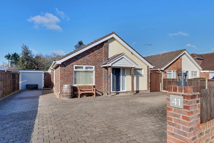3 Bedroom Bungalow For Sale In Denmead, PO7