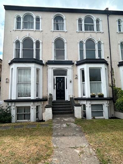2 Bedroom Flat To Rent In Flat, Overcliffe, Gravesend, DA11