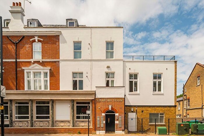 2 Bedroom Flat To Rent In Chiswick High Road, London, W4