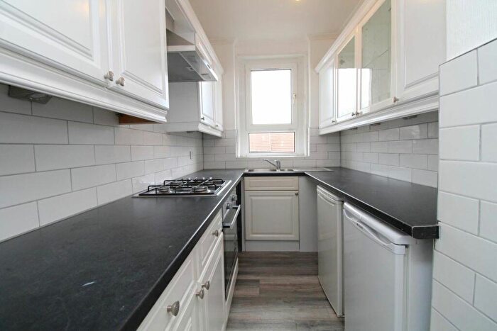 3 Bedroom Flat To Rent In Aberfoyle Street, Glasgow, G31