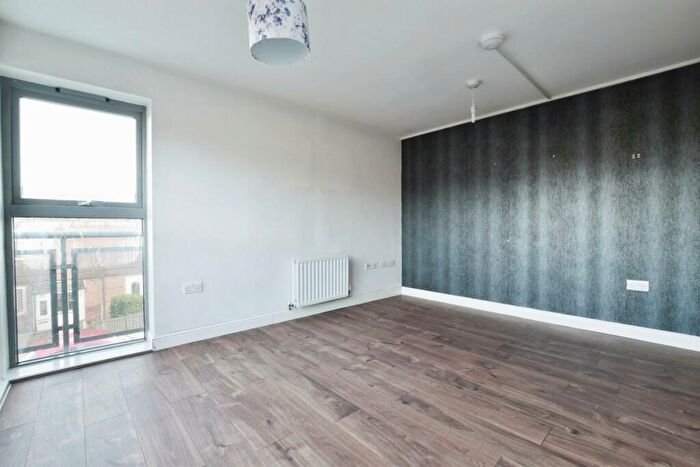 2 Bedroom Apartment For Sale In Wroughton Drive, Bristol, BS13