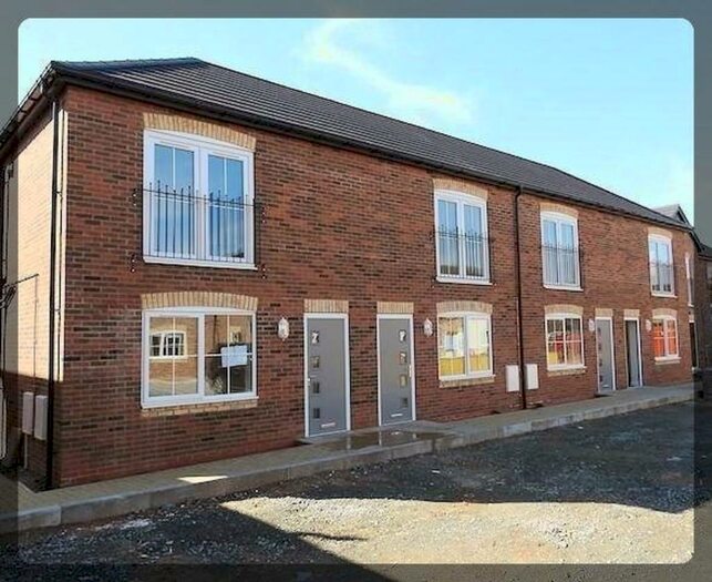 2 Bedroom Mews To Rent In Grosvenor Mews, HU3