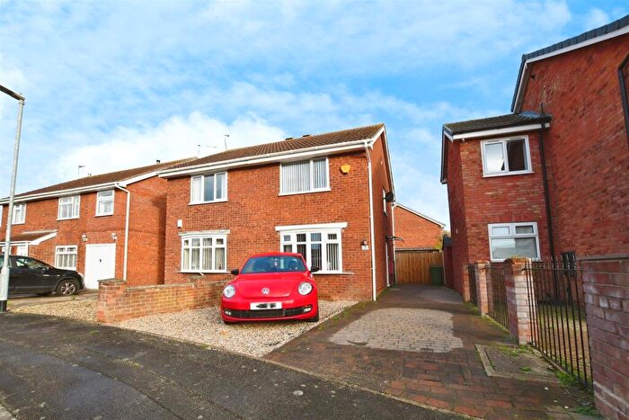 2 Bedroom Semi-Detached House For Sale In Chestnut Avenue, Hull, HU12
