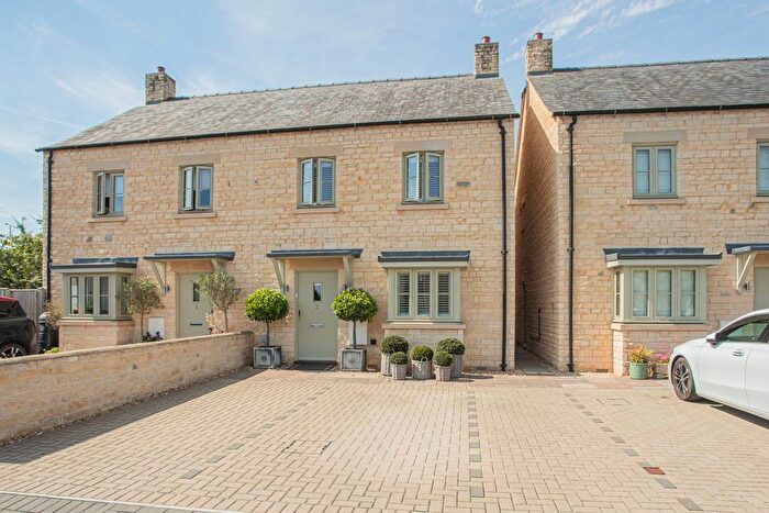 4 Bedroom Semi-Detached House For Sale In Jubilee Place, Tetbury, GL8