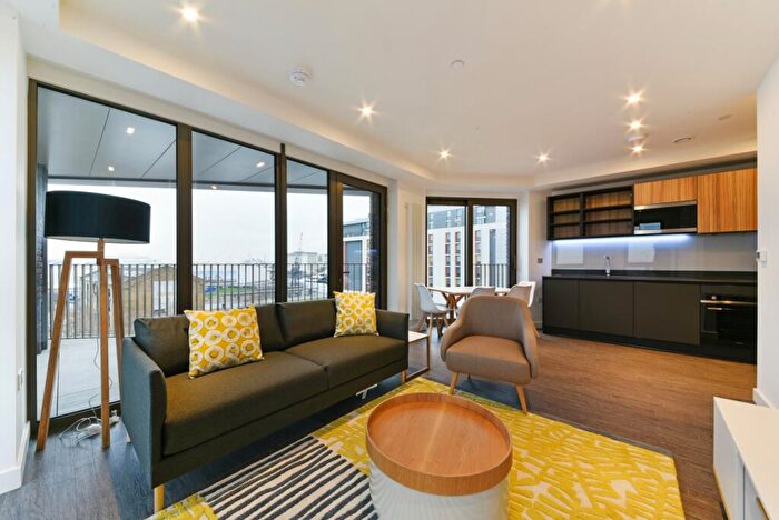 2 Bedroom Apartment To Rent In Royal Docks West, Western Gateway, London, E16