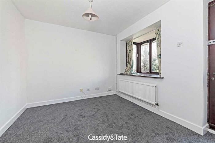 1 Bedroom End Of Terrace House To Rent In Wynchlands Crescent, St Albans, AL4