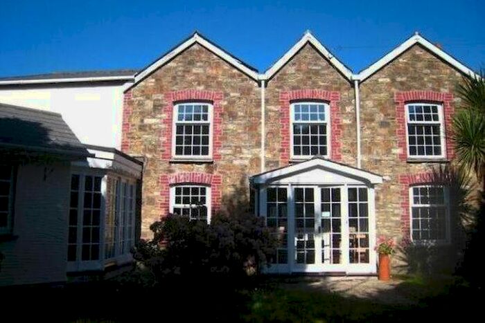 2 Bedroom Flat To Rent In Newquay Road, Truro, TR4