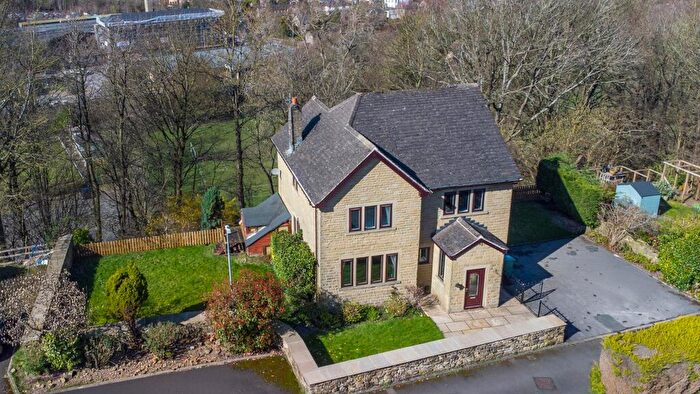 5 Bedroom Detached House For Sale In Summervale, Holmfirth, HD9