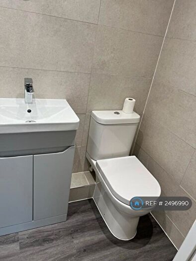 4 Bedroom Semi-Detached House To Rent In Stocton Close, Guildford, GU1