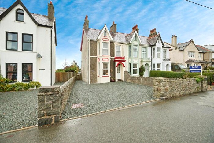 3 Bedroom End Of Terrace House For Sale In Lon Penrhos, Morfa Nefyn, Pwllheli, Gwynedd, LL53