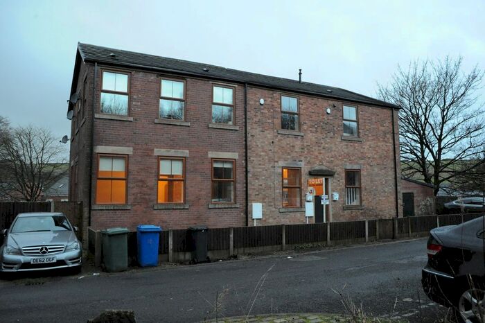 3 Bedroom Flat To Rent In Milner Street, Whitworth, Rochdale, OL12