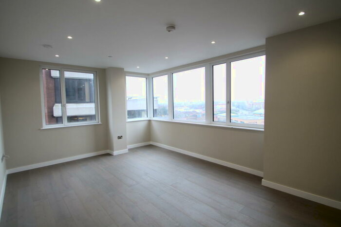 2 Bedroom Flat To Rent In Broadway House, Bromley, BR1