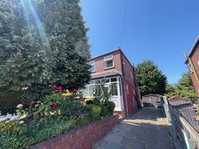 3 Bedroom Semi-Detached House To Rent In Brander Road, Leeds, LS9
