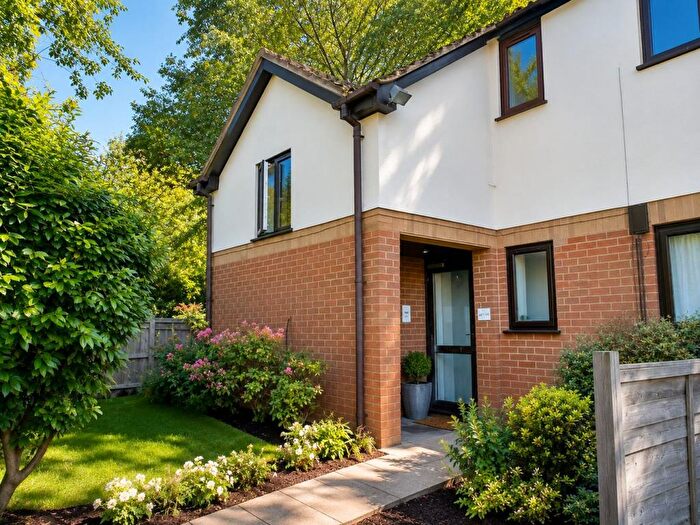 1 Bedroom Apartment To Rent In Woodpecker Way, Northampton, NN4