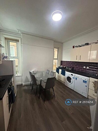 6 Bedroom Detached House To Rent In Parkwood Road, Bournemouth, BH5