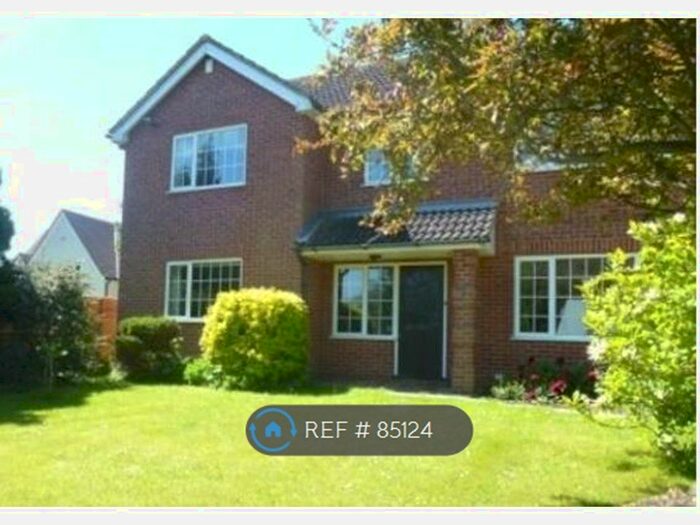 4 Bedroom Detached House To Rent In Lowfield Road, Reading, RG4