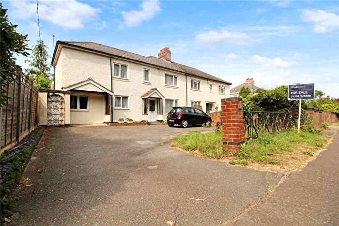 4 Bedroom Semi-Detached House For Sale In Norwich Road, Poringland, Norwich, Norfolk, NR14