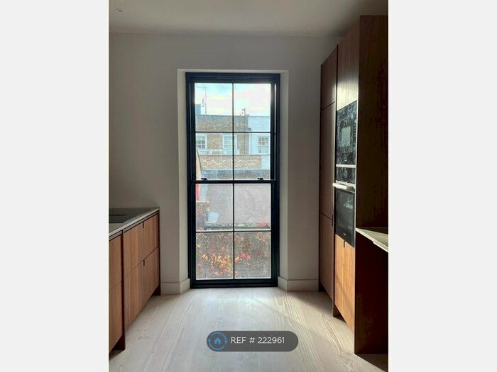 2 Bedroom Maisonette To Rent In Portland Road, London, W11