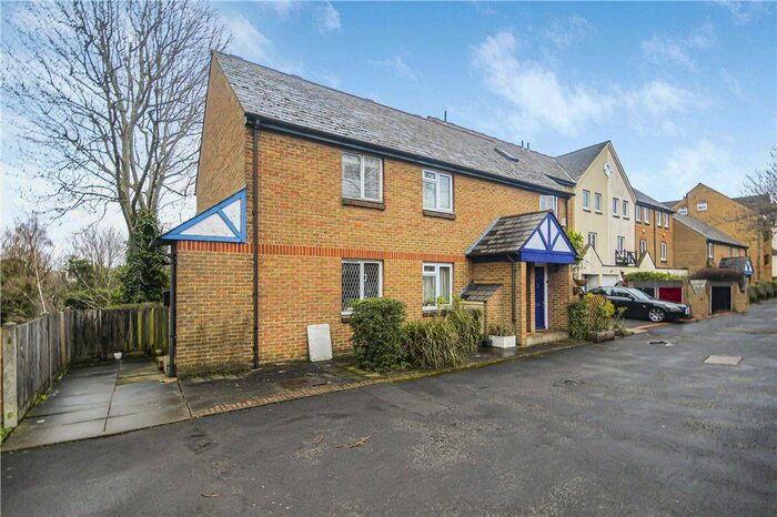 2 Bedroom End Of Terrace House To Rent In Sydenham Hill, London, SE26