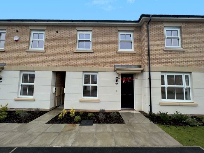 2 Bedroom Town House To Rent In Scarborough Chase, Garforth, LS25