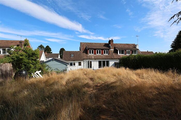 3 Bedroom Semi-Detached Bungalow For Sale In Woodside Road, Sundridge, Sevenoaks, TN14