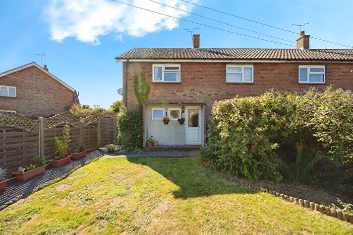 3 Bedroom End Of Terrace House For Sale In Caroland Close, Smeeth, Ashford, TN25